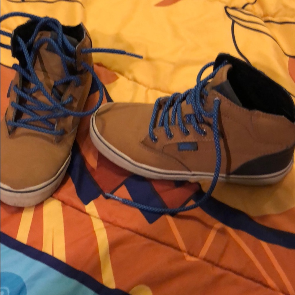 Vans boots boys size 3 euc